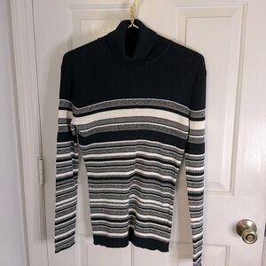 New York & Company turtleneck, stretch sweater, gray, silver, black & cream NWOT